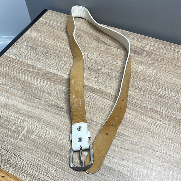5/$25 Italian Style Collection White Leather Belt Silver Toned Buckle 40 As Is - Picture 5 of 11